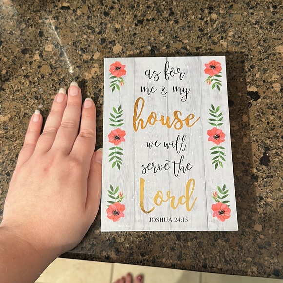 DECOR - Picture 3 of 3